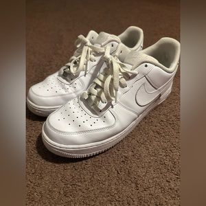 MENS NIKE AIR FORCE 1 sneaker size 10.5